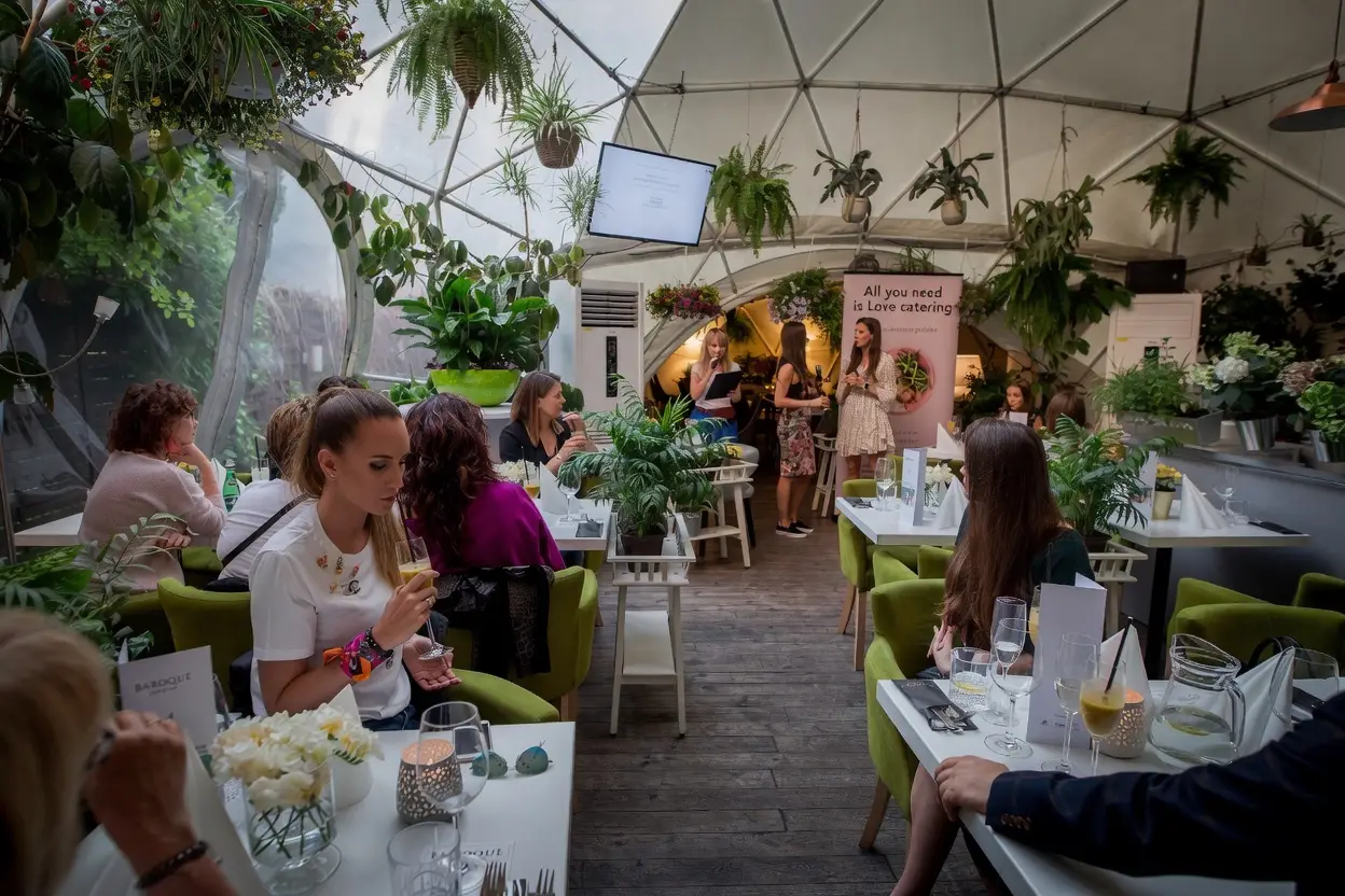 Namiot sferyczny s9,5 — gastronomia