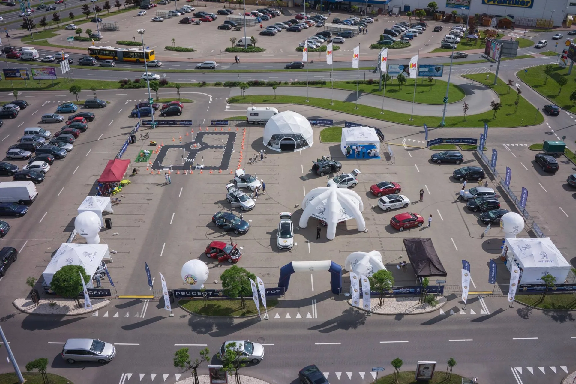 Peugeot — studio 360°, targi i road show w sześciu miastach. Jedna sfera, trzy zadania